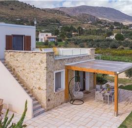 4 bedroom villa with infinity pool, Alcamo, sleeps 6-8